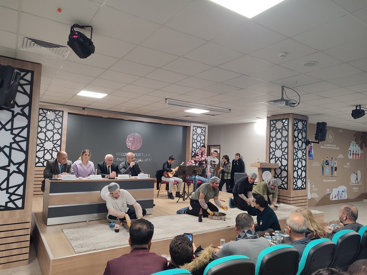 Tekinsen7645's tweet photo. Yurt müdürlüğümüzde öğrencilerimizin yoğun katılımı ile moral gecesi düzenlendi. Sultan Çelebi Mehmet Yurt Müdürlüğü @GSB_KYGM @EdirneKYGM @selimakGSB https://t.co/joGAjaYQom