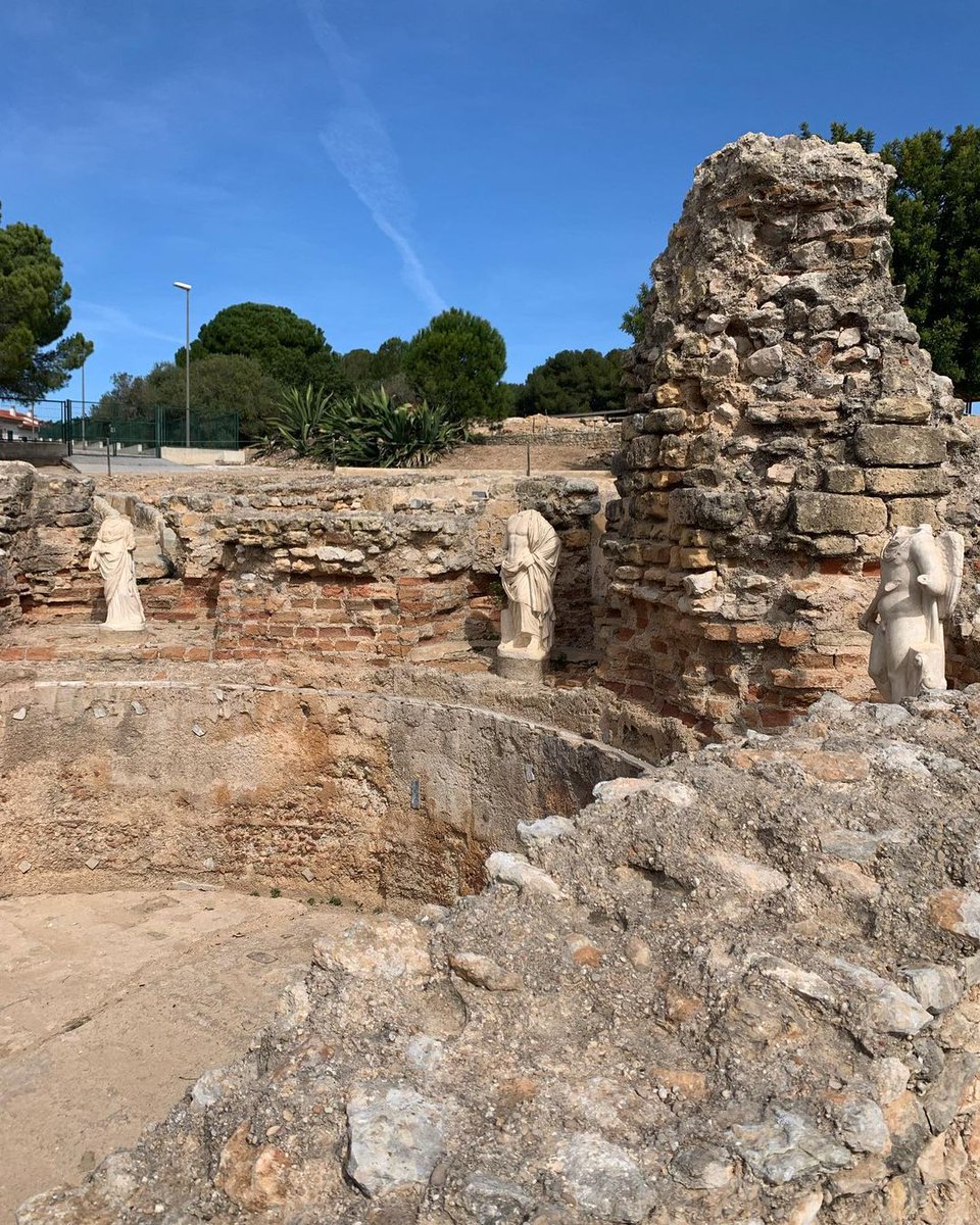 costadauradatur's tweet photo. 🏺 Sabíeu que #ElsMunts és una de les vil·les aristocràtiques més ben conservades de la Hispània romana? Descobriu-la, a prop de la platja, on les elits gaudien de la vida rural sense deixar de banda el luxe.

ℹ️ https://t.co/2P0A7AaSqB

📸 descripciodecatalunya, angelamorrissey7 https://t.co/QOqCiv8jGX