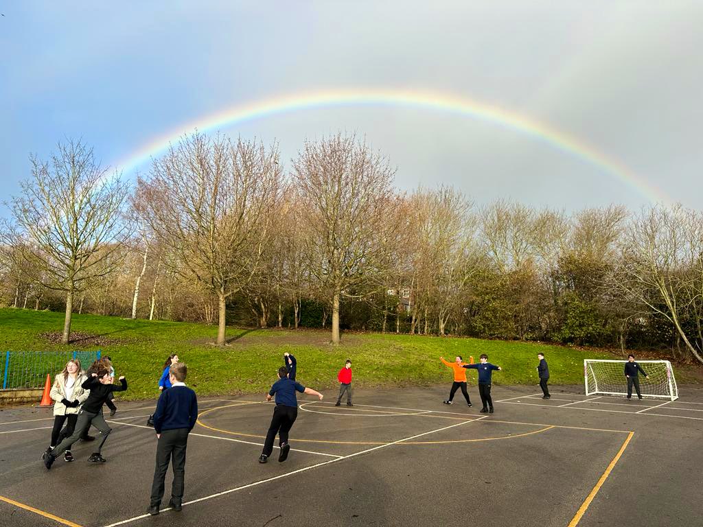 A beautiful morning here for TeamMosborough! 

             🌈 ❤️🎄❤️🌈

*Photography courtesy of @missm_worldtour ☺️