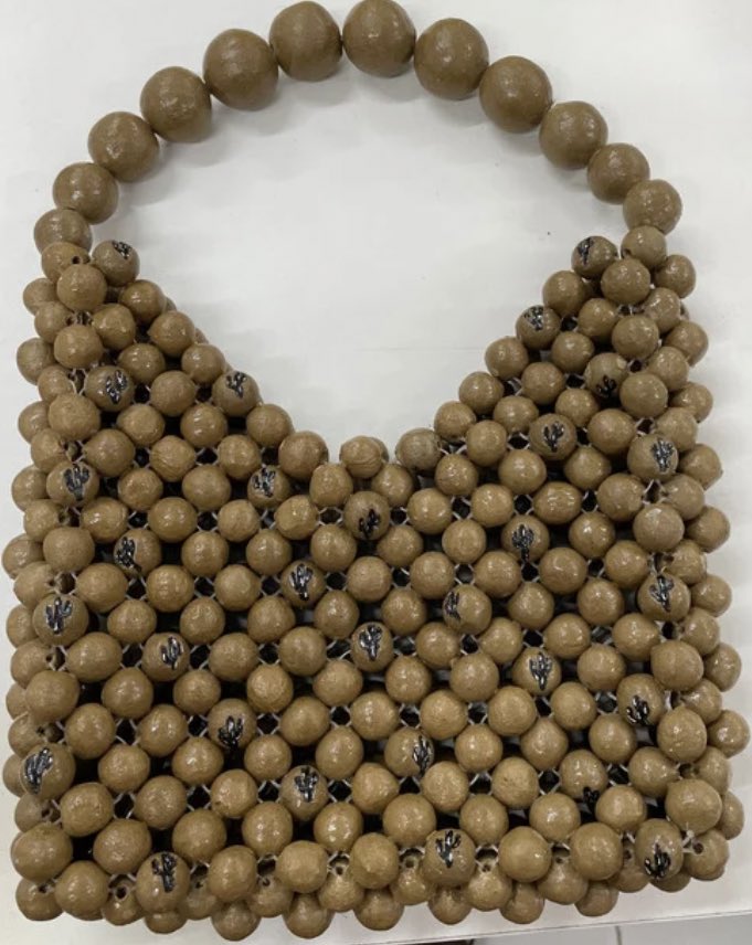 JoaoBezerrajrcn's tweet image. Tou tão feliiiizzz! Nosso grupo apresentou o PI (Projeto Integrador) e o resultado foi super positivo. Desenvolvemos uma bolsa feita de argila com identidade regional. Uma coisa é certa: eu escolhi o curso certo 🤗 #DesignDeModa #IFRN #Moda