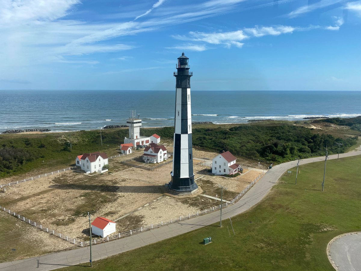 lightphotosnet's tweet photo. Mid Atlantic coast of US / Virginia / Cape Henry (New) lighthouse https://t.co/kOYtaf1Ua9 https://t.co/ph3pyT3uHj