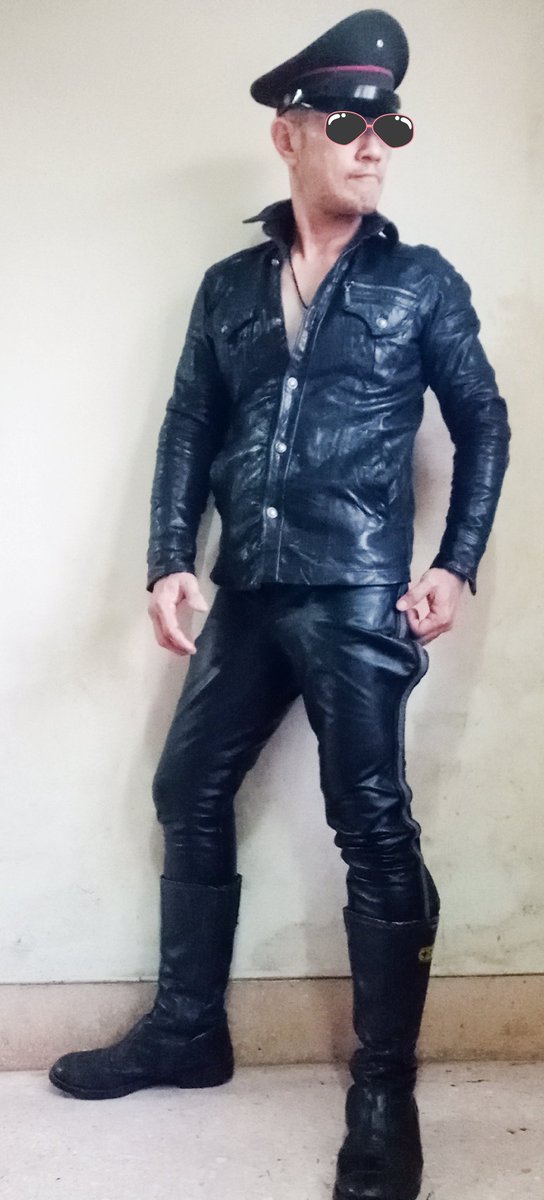 Leathercop2000 (@leathercop1974) on Twitter photo 