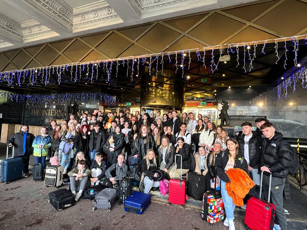 SCA_EA's tweet photo. We are ready for another jam packed day in London🎄❄️

We had a great first day at Hyde Park Winter Wonderland and can’t wait to ‘let it go’ at Frozen: The Musical later today ☃️🥶

@BishopHedleyRC https://t.co/RNJsIIRplP
