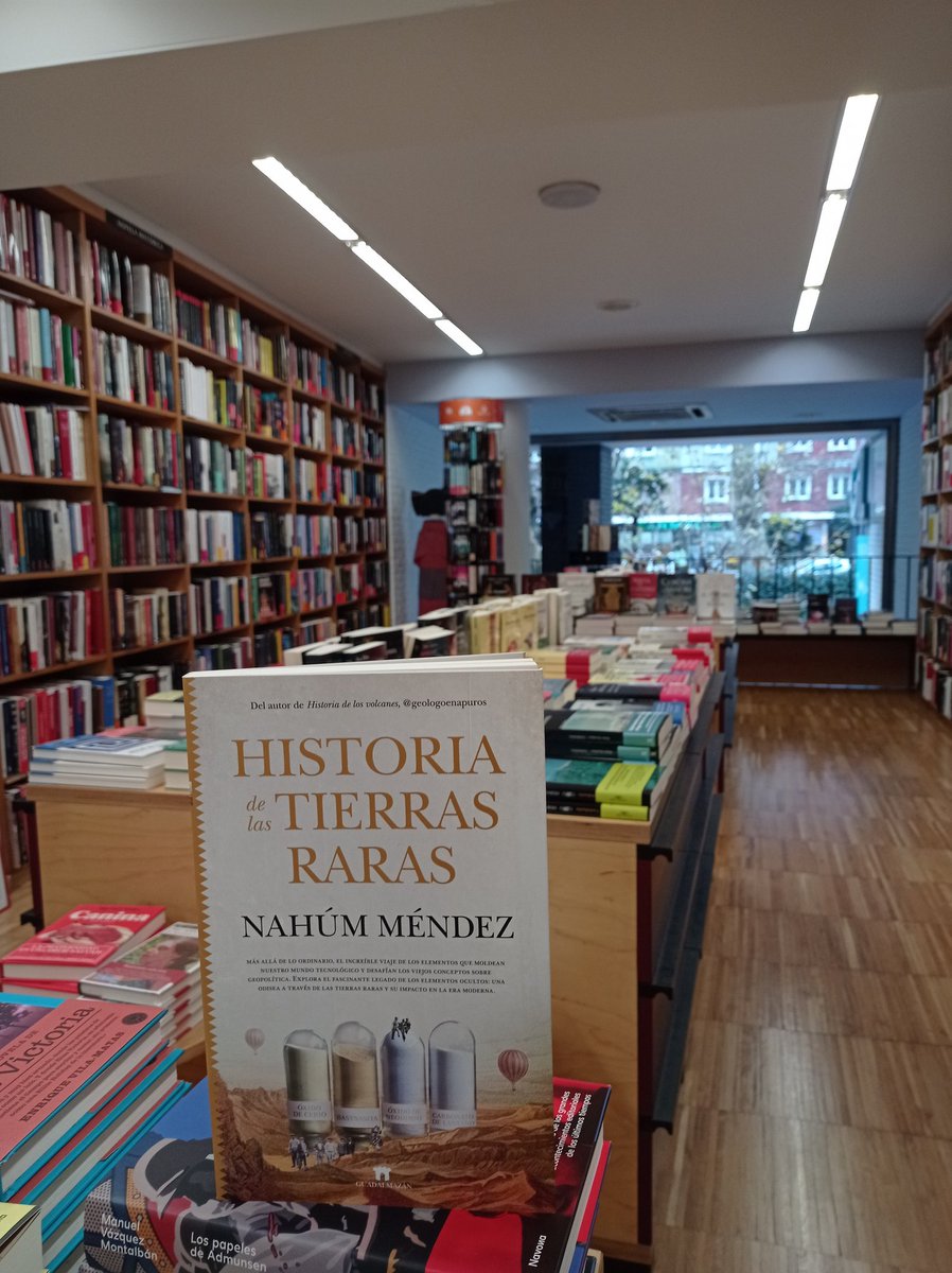Daniel Jablonski (@djablonskig) on Twitter photo Cuánta alegría me da poder decir que... YA tengo este magnífico libro de <a href="/geologoenapuros/">Un geólogo en apuros 🏳️🌈</a> gracias a la @libreriagil . Nahúm, eres un fenómeno! Cuánta alegría me da poder decir que... YA tengo este magnífico libro de <a href="/geologoenapuros/">Un geólogo en apuros 🏳️🌈</a> gracias a la @libreriagil . Nahúm, eres un fenómeno!