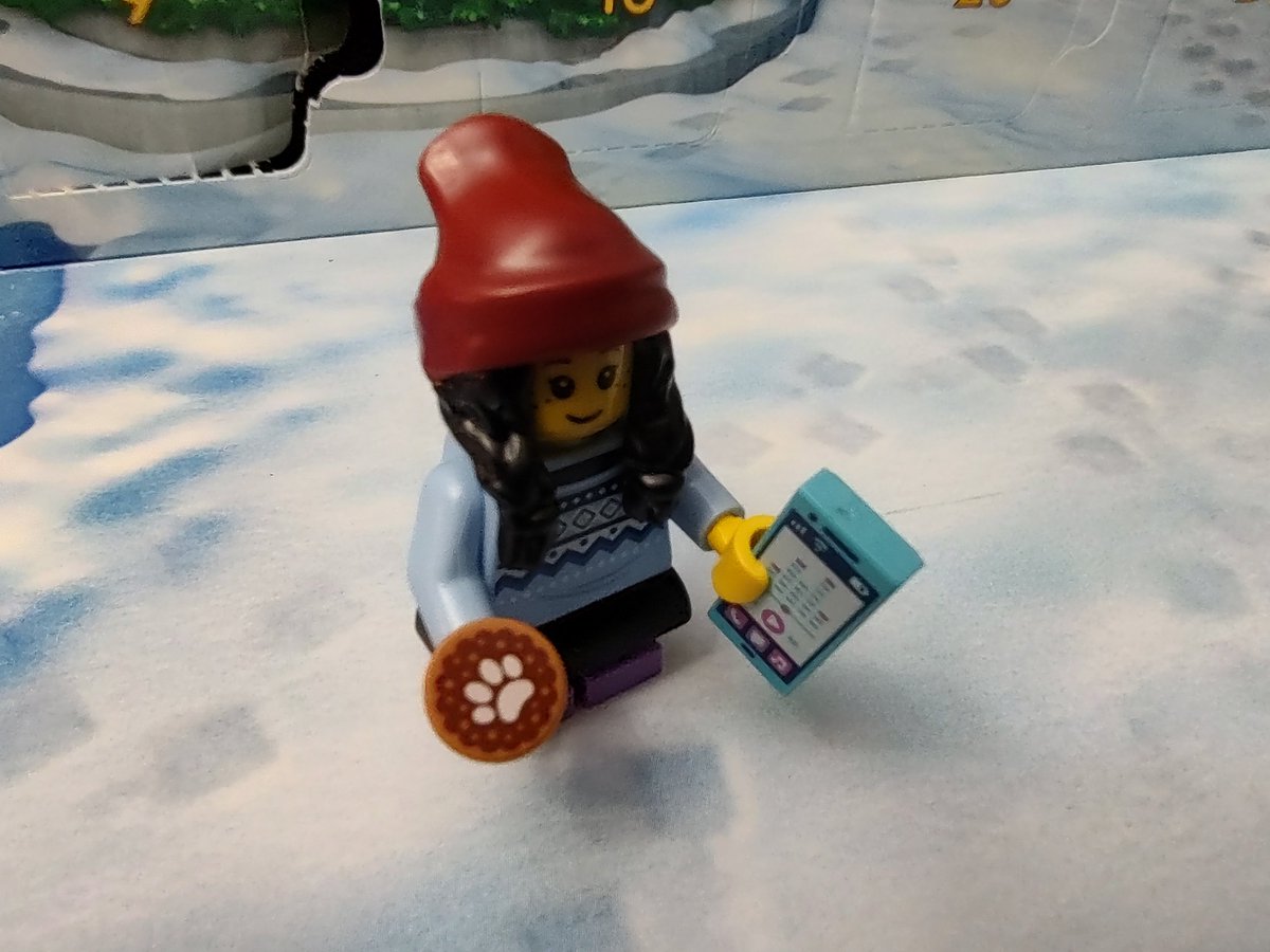 kremlincardinal's tweet photo. #LegoAdvent Day 14: my keen powers of deduction tell me there is a Lego doggo in the near future....
Also, is that the new iPhone? How are these dang fake kids so lucky?? #LegoCity #Lego https://t.co/9Jrk6HdJBM