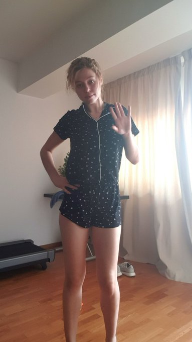 Hi https://t.co/FXZcZWI7XY