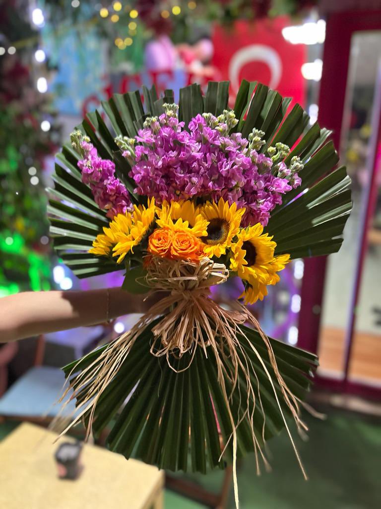 evaflowermersin's tweet photo. 🌻🌻🌻 https://t.co/umRqYYz9Ym