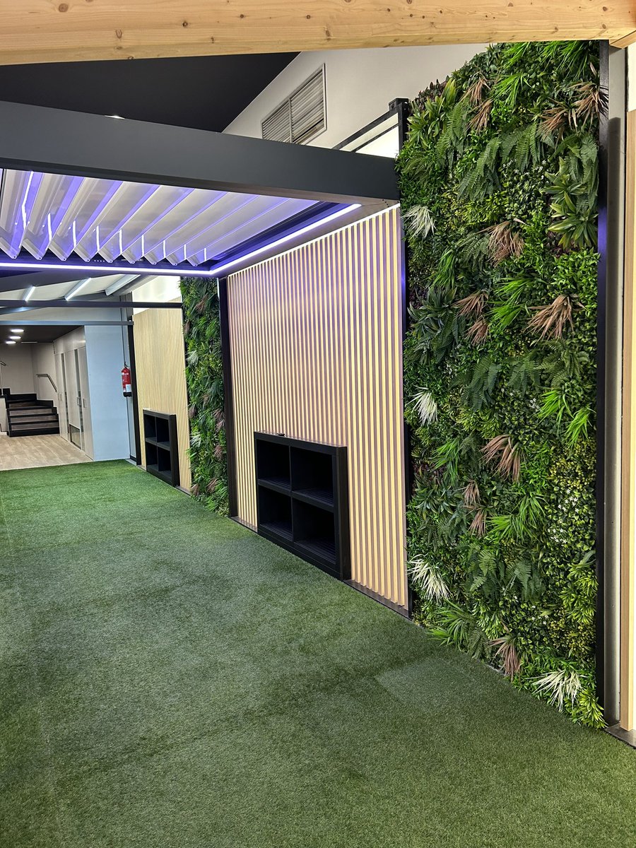 TECSUN_es's tweet photo. Quieres darle un toque natural a tu hogar o incluso a tu oficina? Con el #jardinvertical conseguirás un aspecto diferente, renovado y muy natural! Sin duda el elemento decorativo perfecto! 🥰 https://t.co/HCx2lGMUFJ