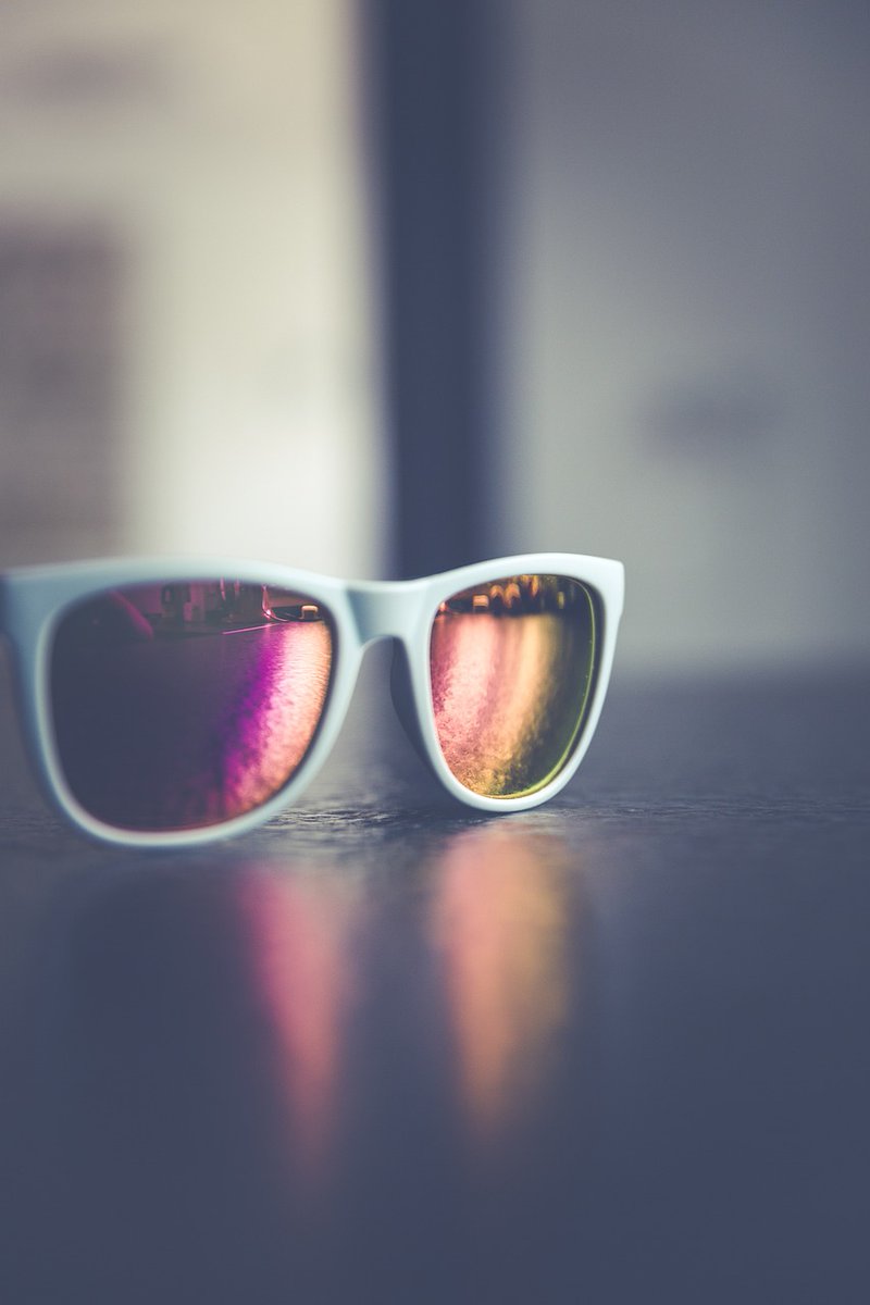 lookupdatebj's tweet photo. Hello L👀K People 🌹

Les verres en polycarbonate, très résistants et légers, souvent utilisés dans les lunettes de sport, sont incassables. Ils sont déconseillés en cas de forte amétrophie. Et ils possèdent une grande susceptibilité aux rayures.

Le savez-vous ?

#LOOK
#TT229 https://t.co/N7zl7pDi19