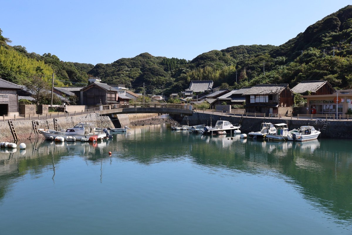 hatahata_shots's tweet photo. 的山大島 (あづちおおしま)
捕鯨で栄えた海辺の暮らし https://t.co/5PFvNQGQ7i