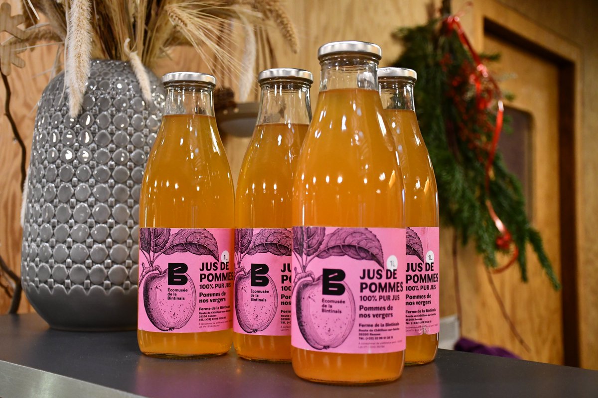 🥁 Jus de pommes de l'écomusée 🥁 En vente depuis quelques semaines, retrouvez à la boutique de l'écomusée notre jus de pommes 🍎🍏 Un produit 100% pur jus issu de nos vergers conservatoires 🌳 Un goût unique pour garnir vos tables de fêtes 🎄🥂
