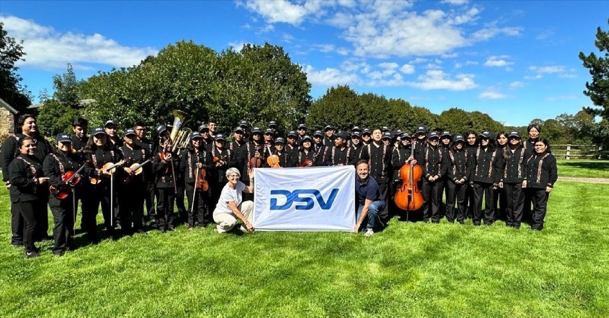 DSV_FR's tweet image. Quand quarante jeunes musiciens issus d’un bidonville à Oaxaca au Mexique partent pour un long voyage en France, DSV Air and Sea en France a voulu les &quot;supporter&apos; logistiquement

A dévorer : bit.ly/46VaDtB 
#DSV #TRANSPORTCONTAINER #labandademusica
