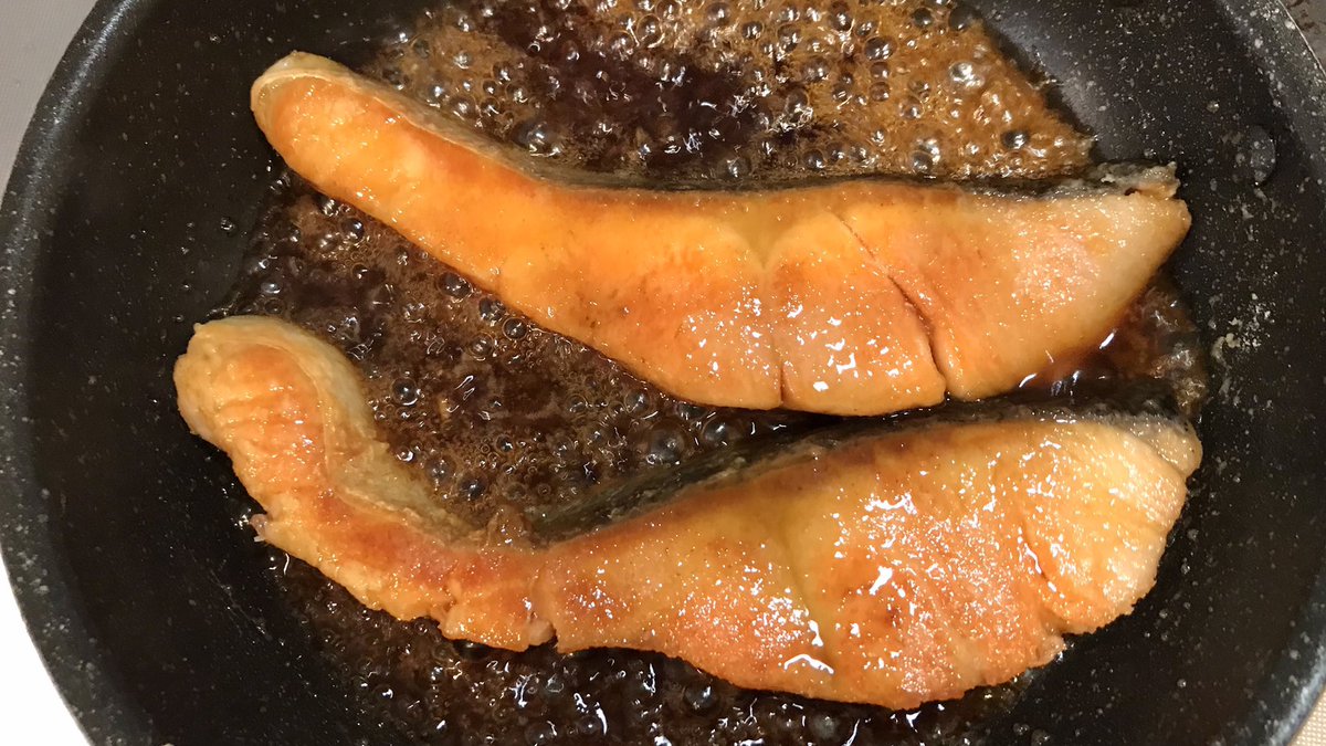 おいしい」がたくさん聞ける鮭レシピ！甘辛く照り焼きにした鮭に、ごろ