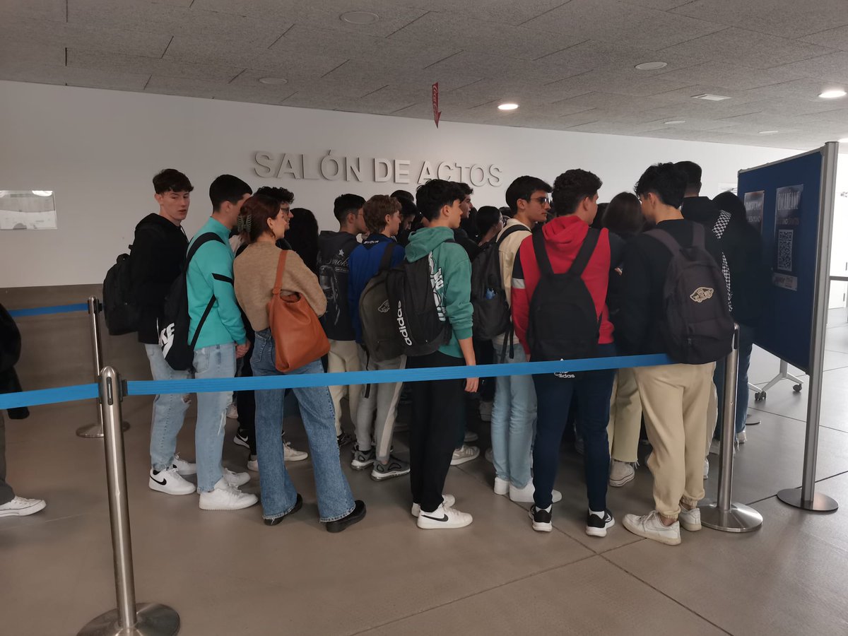 InfoUMA's tweet photo. 🫂 Más de 250 personas se suman a la acción promovida por el estudiantado de la agencia de marketing digital ComDigital, a beneficio de @BancosolOficial.

La iniciativa ha tenido lugar durante la #UMAMarketingWeek de nuestra Facultad de Comercio y Gestión (@FCGUMA). https://t.co/EAi2CPymRD