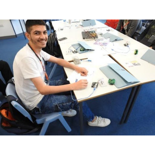 LSEColleges's tweet photo. Day 10: Today, we want to highlight the volunteering work led by @LuminateEdGroup. π’
The Engineering department delivered a series of engineering workshops, reaching 31 students from across Leeds City Academy and Leeds East Academy
#GoodforMeGoodforFE
https://t.co/nKonSrvfmD https://t.co/bKhOvvpUR0