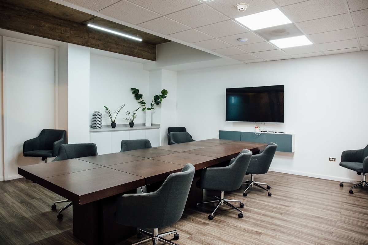Our conference rooms are so chic, even Zoom meetings would get jealous. 😉 

Ready to book? Head over to piloto-151.officernd.com/signup. But hey, if you're a fan of old-school communication, give us a call at (787) 501-2048. 

📍 Piloto 151 Santurce Suites