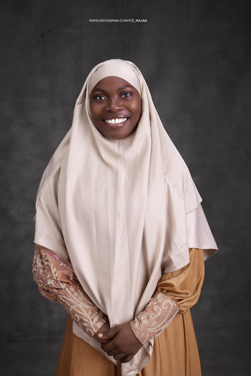 GhanniyahSaheed's tweet photo. Alhamdullilah ๐
Finally did it on the 9/12/2023
BSc. Computer Science (First Class Honours ๐)
Started with (4.8/5.0) Graduated with (4.86/5.0)
12 Awards and Endowments
BGS class of 22/23 Summit University, Offa, Kwara State.
#SummitUniversity #SunOffa #graduate https://t.co/AIu1BA0ivp