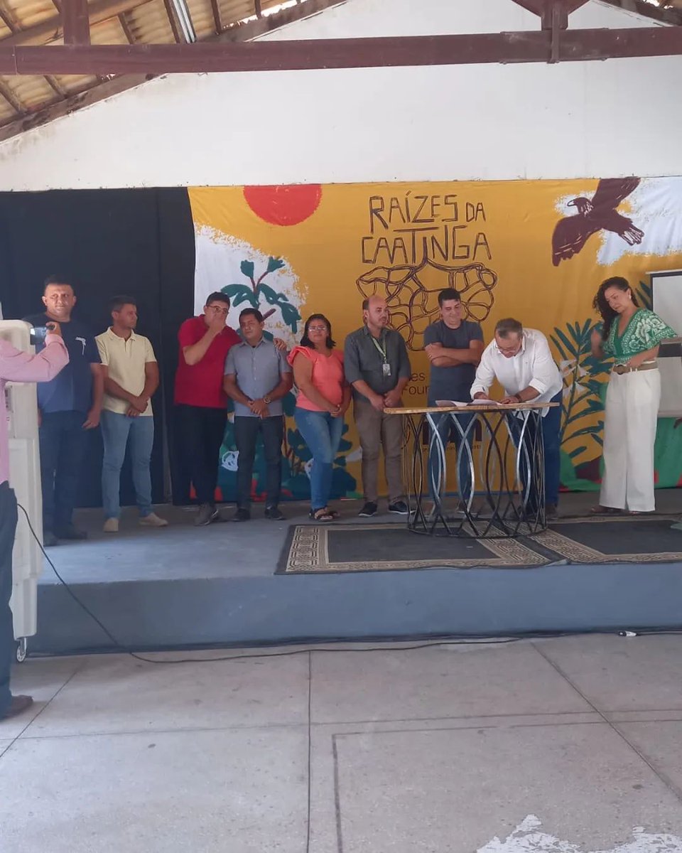 sedrafrn's tweet photo. #PactoPPI 📃

Governo do RN e IDH assinam pacto Proteger, Produzir e Incluir – PPI. 

O secretário Alexandre Lima, representando o @governodorn, por meio da #SedrafRN, assinou o pacto Proteger, Produzir e Incluir - PPI.

Saiba mais
https://t.co/MqS84lves0 https://t.co/P6khwq0TUJ
