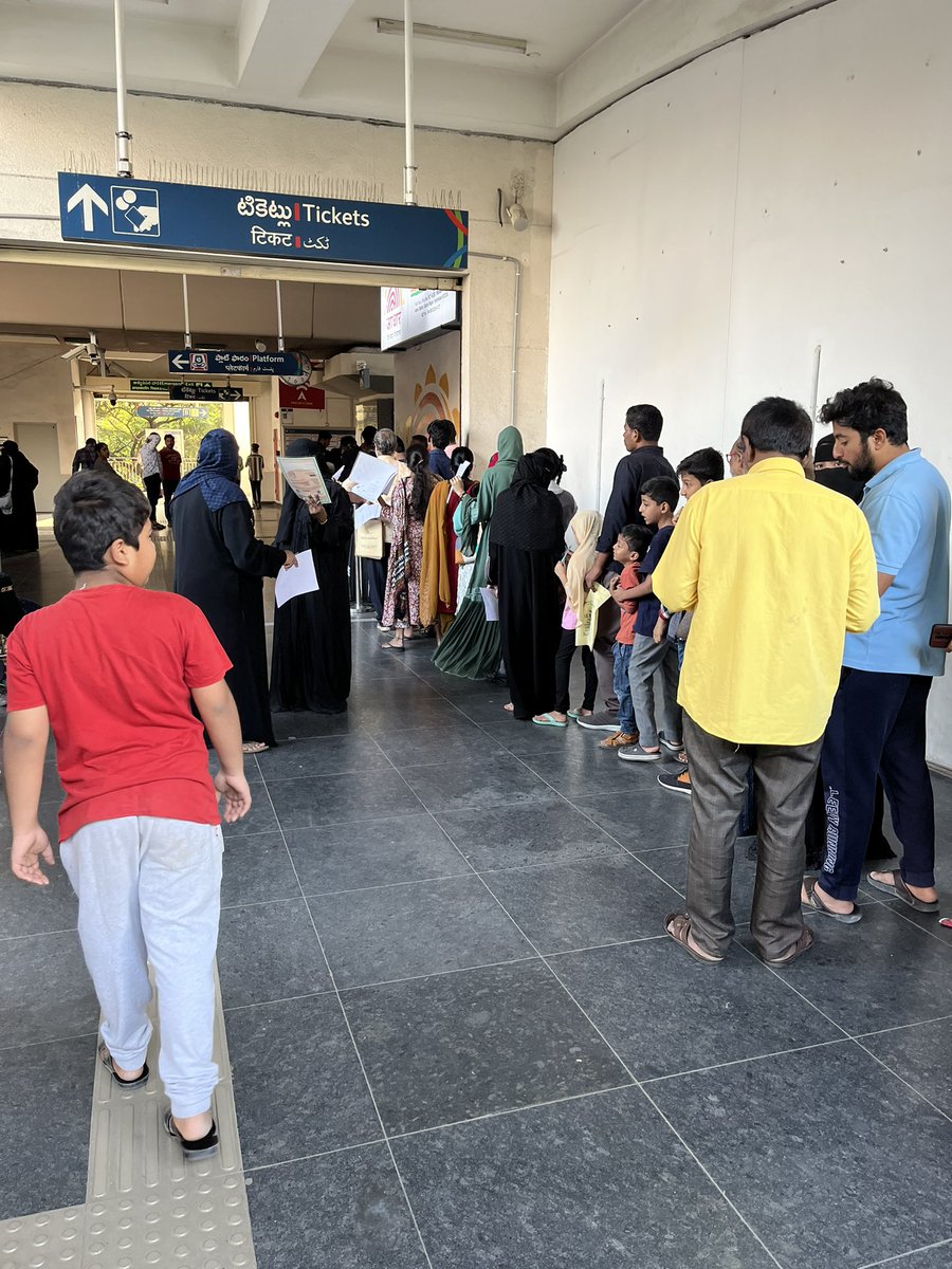 alihami749's tweet photo. Dear CM of Telangana, Hyderabad needs urgent help with Aadhaar centers. People face long waits and inefficiencies. Your prompt action can bring relief and improve the system.Hyderabad peoples need More Aadhaar center Please intervene. @revanth_anumula @PMOIndia @asadowaisi https://t.co/uIeUQxFqzH