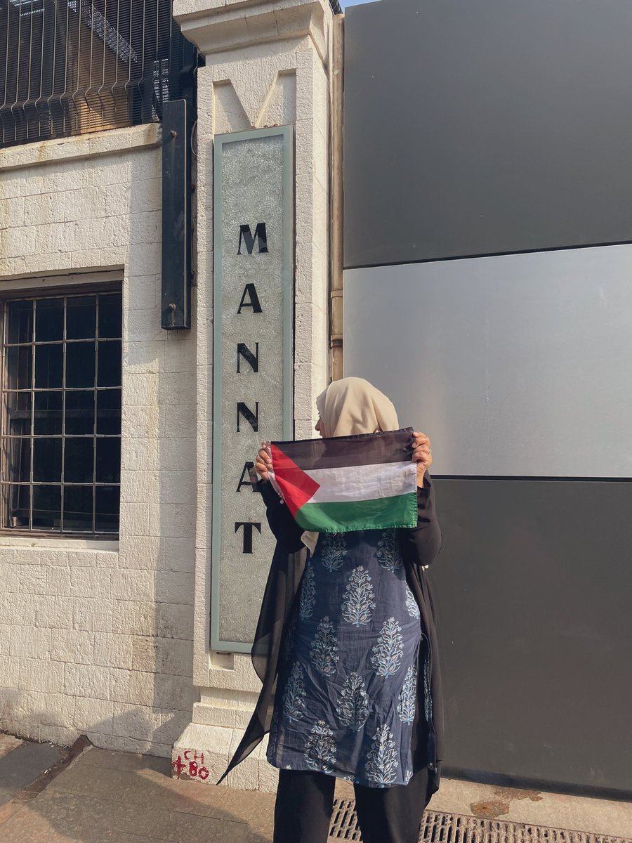 sh4kil4's tweet photo. @iamsrk all the way from Leeds, United Kingdom to Mumbai- Mannat..  SRK hope you feel the same love and support 😉 #FreePalestine #PalestineSolidarity #iamwithpalestine https://t.co/U2Cv3l2zlv