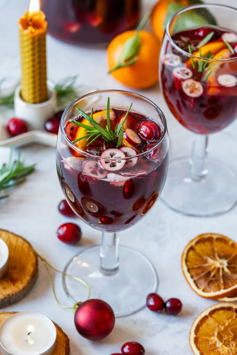 HappyFoodsTube's tweet photo. 😍🍷❄️ Recipe: https://t.co/twBNnaRkQq
Christmas Sangria - Fruity, festive and easy to make! #christmassangria #festivesangria #sangriarecipe #christmasdrinks https://t.co/qFV44aLYhC
