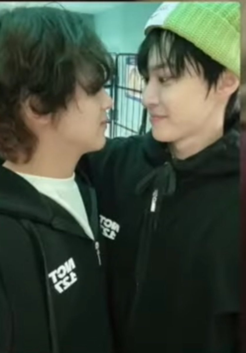 noxx_nox's tweet photo. 아 단톡에 김동이동 사진 냅다올렸어ㅋㅋㅋㅋㅋㅋㅋㅋ
제발 고화질 올려주라ㅜㅜㅜㅜ https://t.co/lKmStuPlyh
