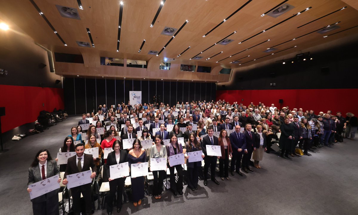 grupospri's tweet photo. 89 gazte joango dira atzerrian izango duten lantokira Eusko Jaurlaritzak emandako #BEINT nazioartekotze-bekei esker
Beste deialdi bat irekiko da 2024ko lehen hiruhilekoan
@EkoGarapena #grupospri #BasqueTrade
https://t.co/jGCVFOuGeo https://t.co/V985aw3XeO