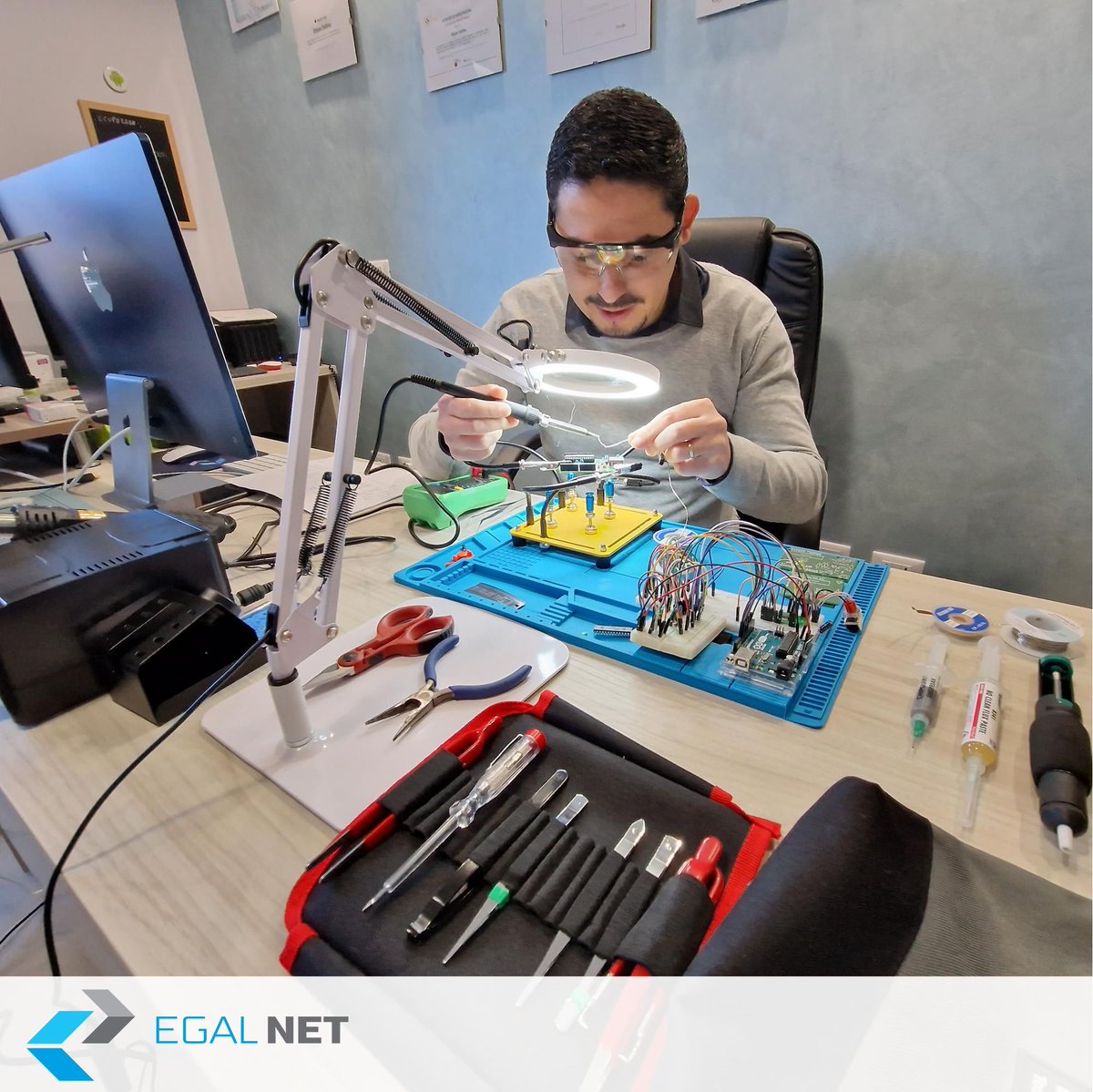 egal_net's tweet photo. Design and creation of a self-produced Arduino electronic board called "ettorino". The development required a lot of effort but in the end the result was more than satisfactory!

#EgalNet #arduinouno #pcb #microcontroller #atmega328 #homemade #electronics #design https://t.co/sffgg1uPny