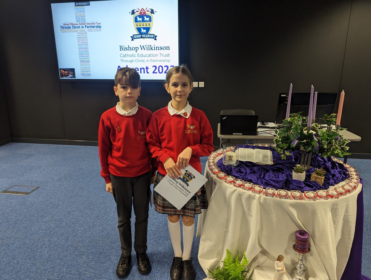 Our Head Boy and Girl representing St. Michael's school at the BWCET Advent Service. Beautiful reading and singing- well done! Thank you @bwcet @EthosBWCET1 for hosting and organising this wonderful celebration 😃