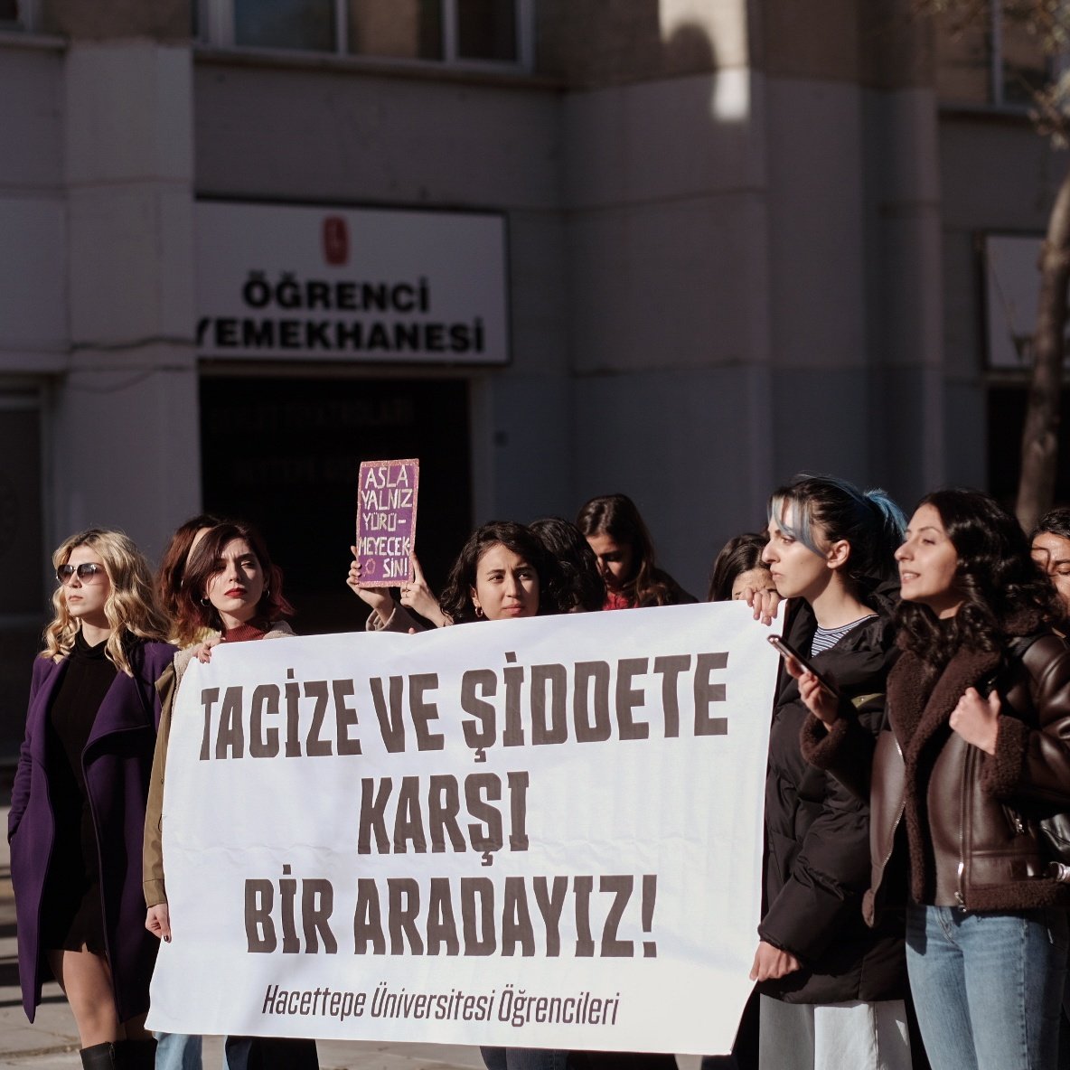halilckrll's tweet photo. Eşit ve özgür bir kampüs için 📸 https://t.co/81btEl9gG8