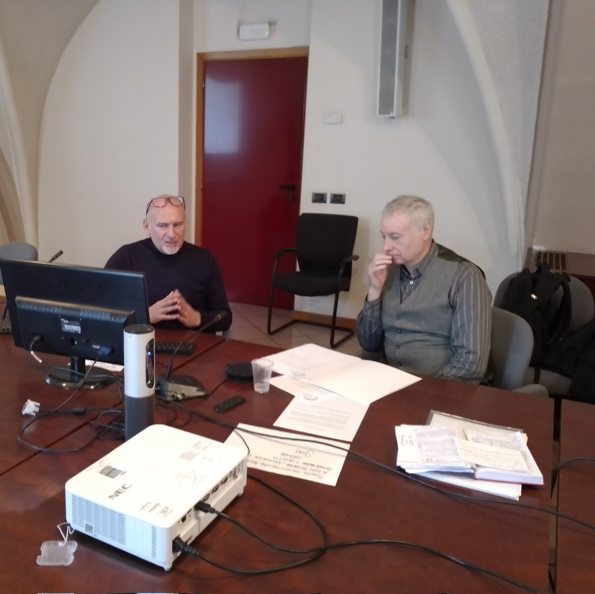 copercom's tweet photo. Ci sono 30 milioni di siti porno. Le società che li realizzano sono paragonabili alle multinazionali. Su emergenza #pornografia e #minori si può fare qualcosa soltanto se ci mettiamo insieme, facendo #rete", Carlo Di Noto, direttore #Meter, alla plenaria #Copercom https://t.co/xhBcBuwfpS