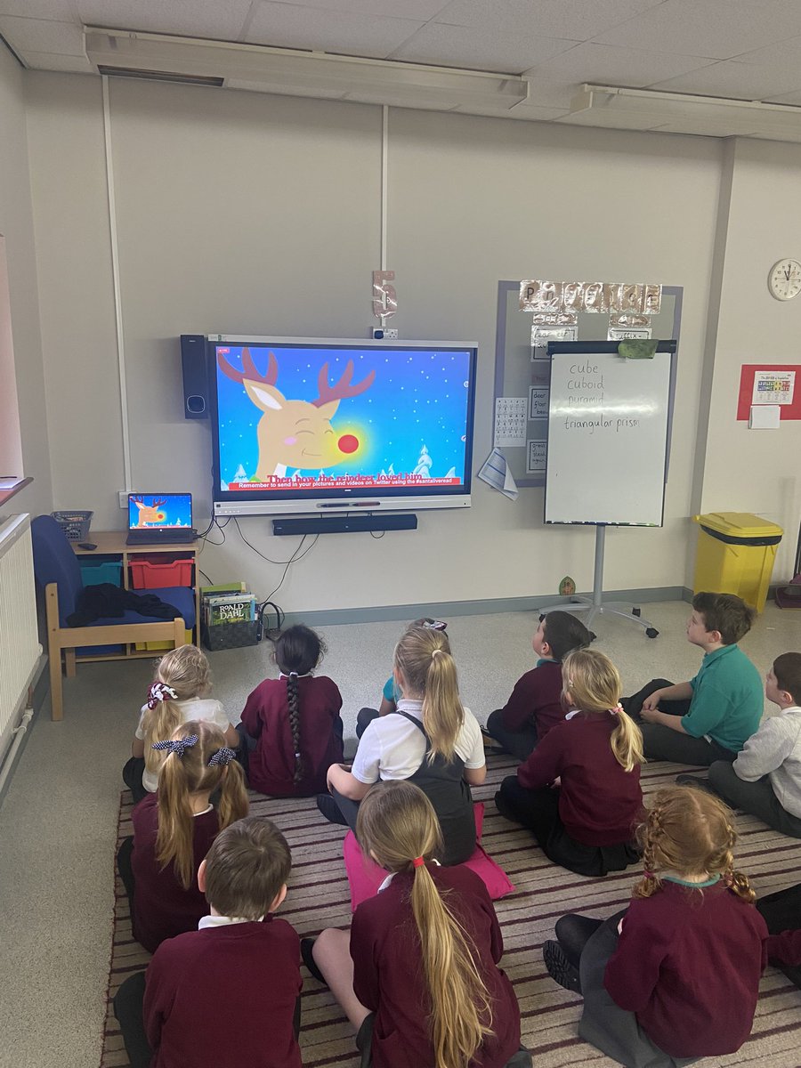 #santaliveread Class 2M are loving the sing along. Merry Christmas 🎅🏻