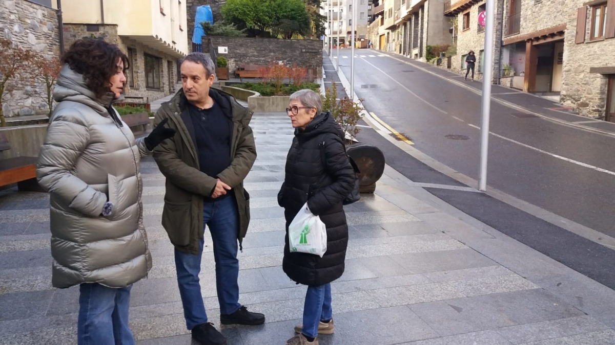 <a href="/ambsenyLMss/">Amb Seny La Massana</a> denuncia ‘punts negres’ mancats de voreres #laMassana #EC2023 #17D #Andorra tinyurl.com/bde2b75u