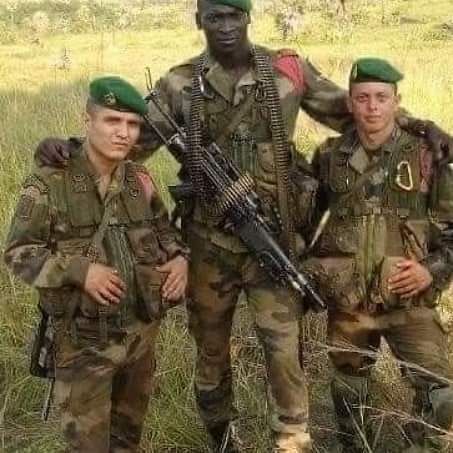 DelphineSankara's tweet photo. 🔴Guinée🇬🇳/L'armée Française🇫🇷 est installée dans le pays de #Sékou_Touré depuis le 15 Août 2022.

Le Colonel #Mamady_Doumbouya ancien Légionnaire Français🇫🇷 a inséré 210 de ses ex-compagnons dans les Renseignements Généraux et à l'état major.

Qui vivra verra !
La lutte continue https://t.co/Drp5QckFkN