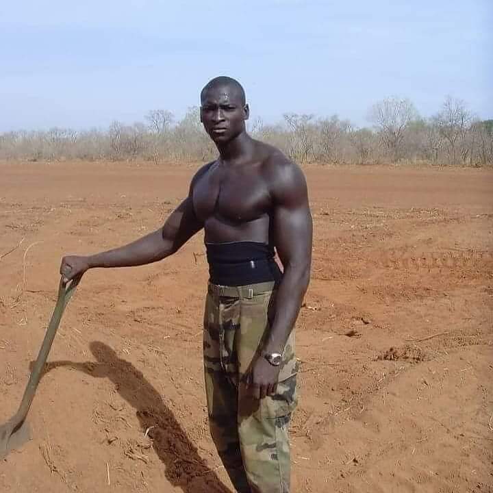 DelphineSankara's tweet photo. 🔴Guinée🇬🇳/L'armée Française🇫🇷 est installée dans le pays de #Sékou_Touré depuis le 15 Août 2022.

Le Colonel #Mamady_Doumbouya ancien Légionnaire Français🇫🇷 a inséré 210 de ses ex-compagnons dans les Renseignements Généraux et à l'état major.

Qui vivra verra !
La lutte continue https://t.co/Drp5QckFkN