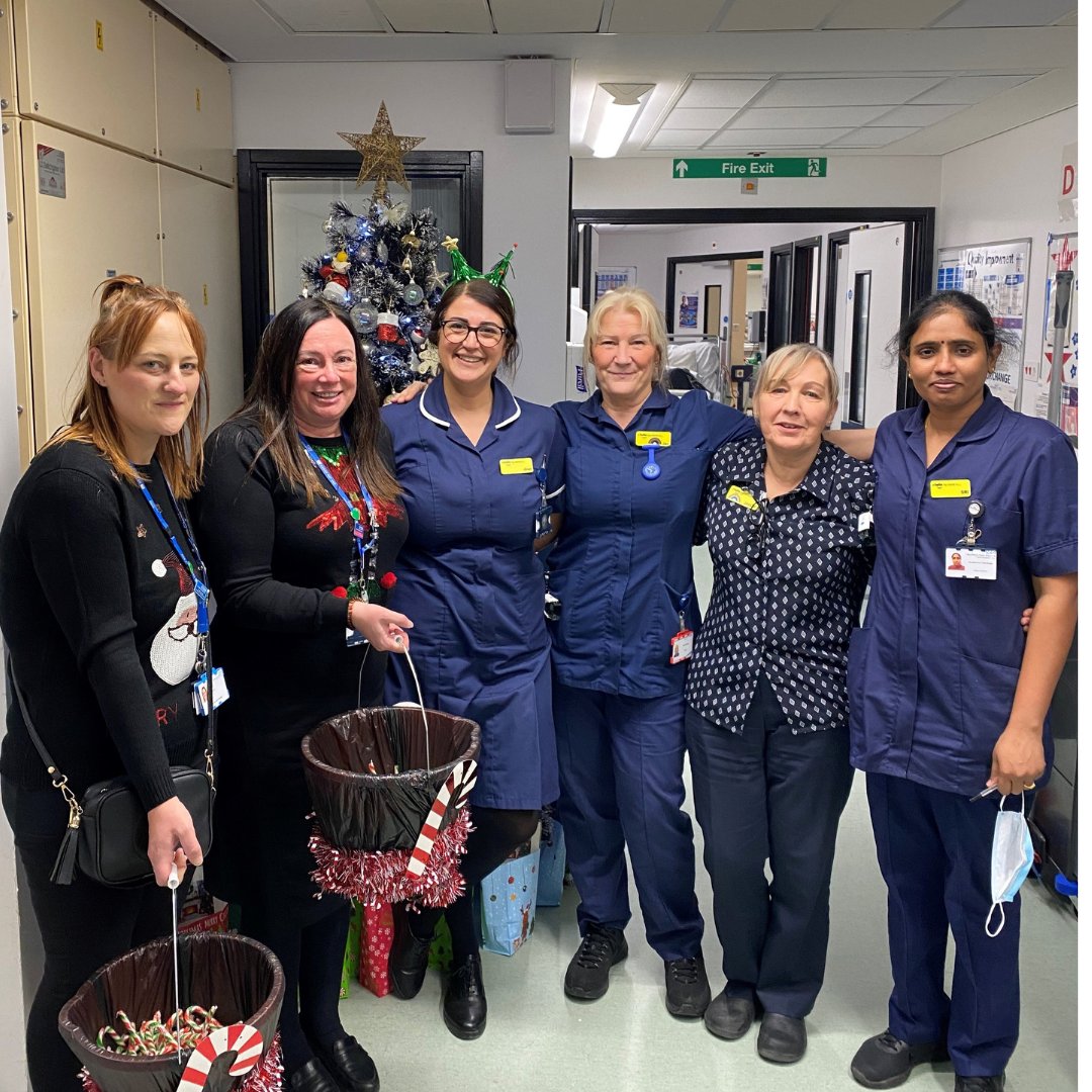 NHSPbank's tweet photo. Last week, our on-site team at @NCAlliance_NHS were spreading some festive cheer by visiting wards and giving out candy canes to our Bank Members 🎅🎁🎄
#NCA #NHSProfessionals #WereWithYou #NHS #Festivities #Appreciation https://t.co/a3FlyXzVvR