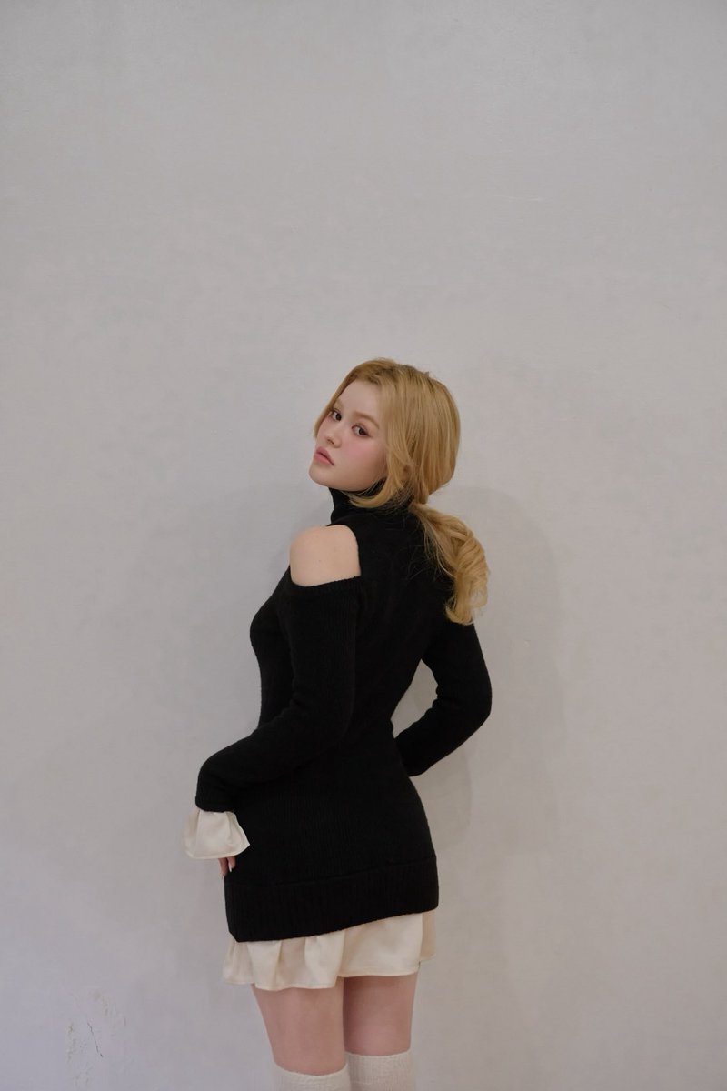 Demi knit mini dress color beige/black ¥16500-tax in ニットと