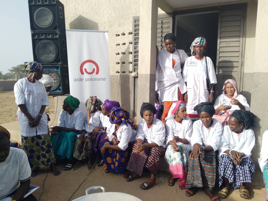 BZdaniuk's tweet photo. Grâce à l'#AidePolonaise, la coopérative de transformation de lait 🥛 de #Boulal dans la région de #Louga fut dotée d'un nouvel équipement facilitant la pasteurisation et augmentant ainsi le niveau de production - source de revenus des femmes de la localité. 
🇵🇱🇸🇳
#polskapomoc https://t.co/YYBEGWS5yZ