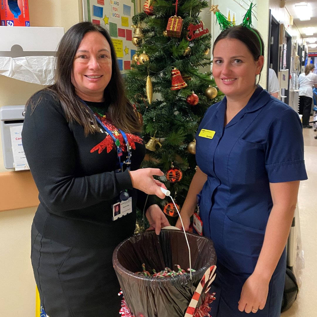 NHSPbank's tweet photo. Last week, our on-site team at @NCAlliance_NHS were spreading some festive cheer by visiting wards and giving out candy canes to our Bank Members 🎅🎁🎄
#NCA #NHSProfessionals #WereWithYou #NHS #Festivities #Appreciation https://t.co/a3FlyXzVvR