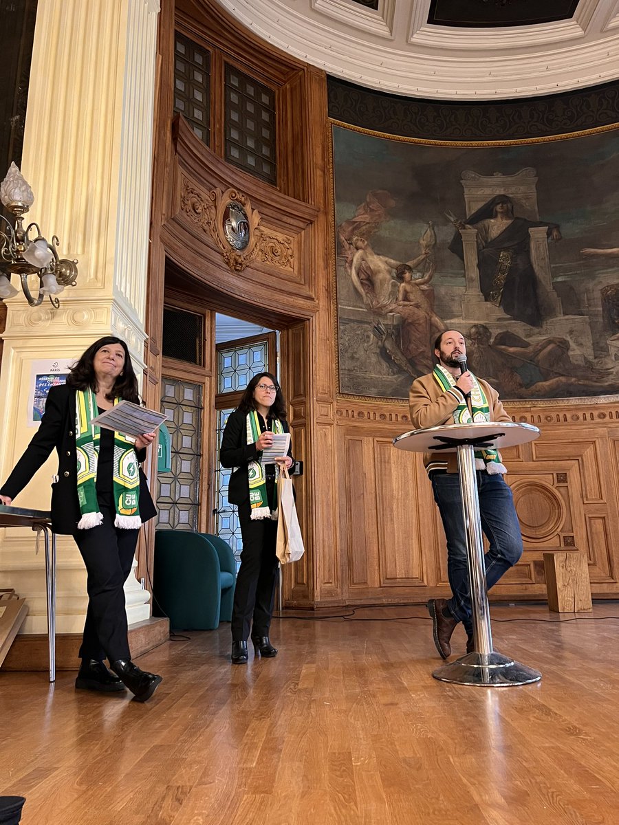 CubeScolaire's tweet photo. Cette année, nous remettons exceptionnellement un prix CUBE Usages et Travaux à l’Institut Notre-Dame de Meudon du @hautsdeseinefr qui a réalisé des travaux accompagnés par l’action Humaine 👉🏽 29% d’éco d’énergie et une réduction de 33% de ses émissions de gaz à effet de serre 🛠️ https://t.co/scVr5VJass