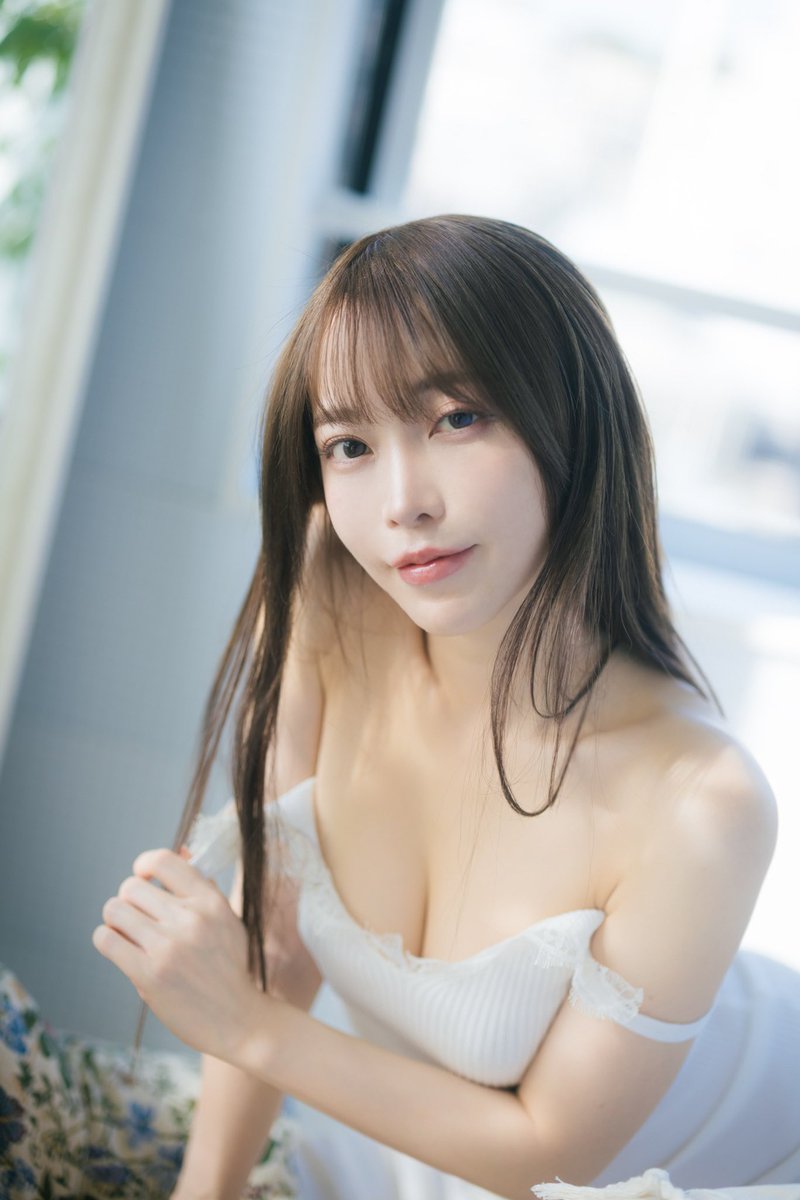 Alice_Nanase_'s tweet photo. 白って、何色あるの…？ https://t.co/6DEfeJZo4P