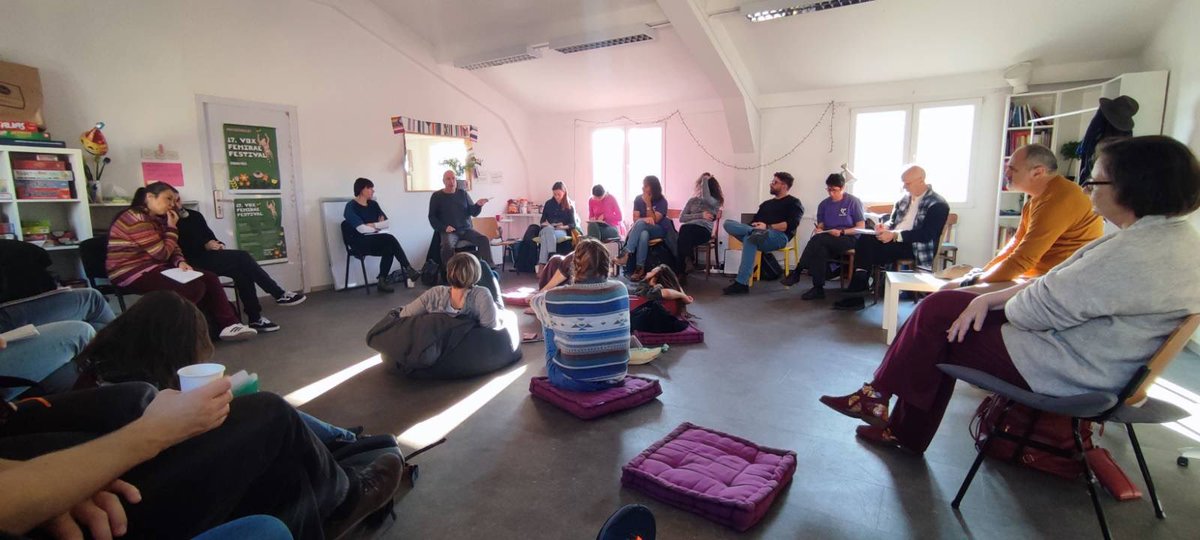 Solidar_EU's tweet photo. The final Study Visit of the ECHO Network project took place in 📍Zagreb, Croatia. 🇭🇷

Last week, participants took part in activities organised by @CMSZagreb and explored topics of #digital spaces in the framework of the anti-war movement. ☮️✊

👉 https://t.co/WxERELR0V2 https://t.co/vzQAG9ZjSe