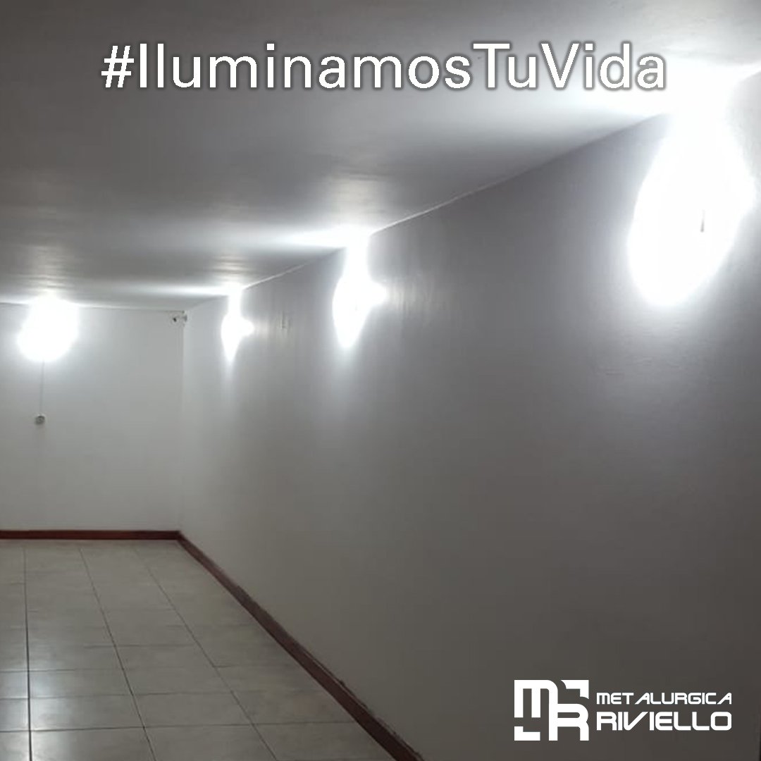 MetalurgicaRiv2's tweet photo. #FelizJuevesATodos
Muchas gracias por los RT!!
Plafón vidrio curvo 2 luces en palier.
#IluminamosTuVida 
#colgantes #plafones #apliques #hogardulcehogar #consejos #arquitecturadeinteriores #diseño  #decoracioninteriores #deco
https://t.co/ZKcxFnOlsD https://t.co/6xohqw8qLE