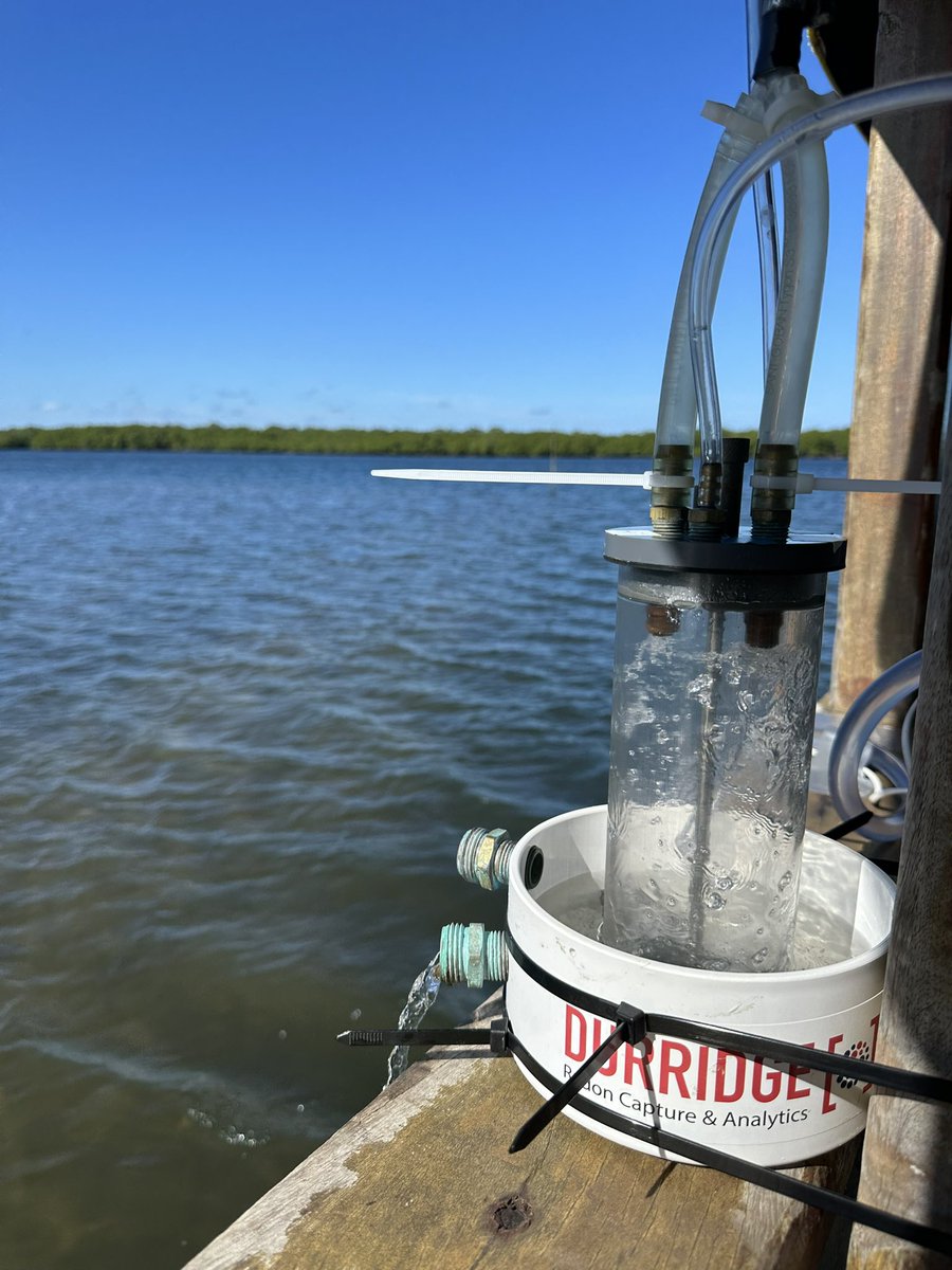 alexcabralds's tweet photo. We are moored for two weeks at the mouth of a tidal creek, measuring high frequency greenhouse gases emissions and porewater exchange from mangroves. #bluecarbon #CO2 #CH4 #N2O #222RN https://t.co/fFVzJTzYz2