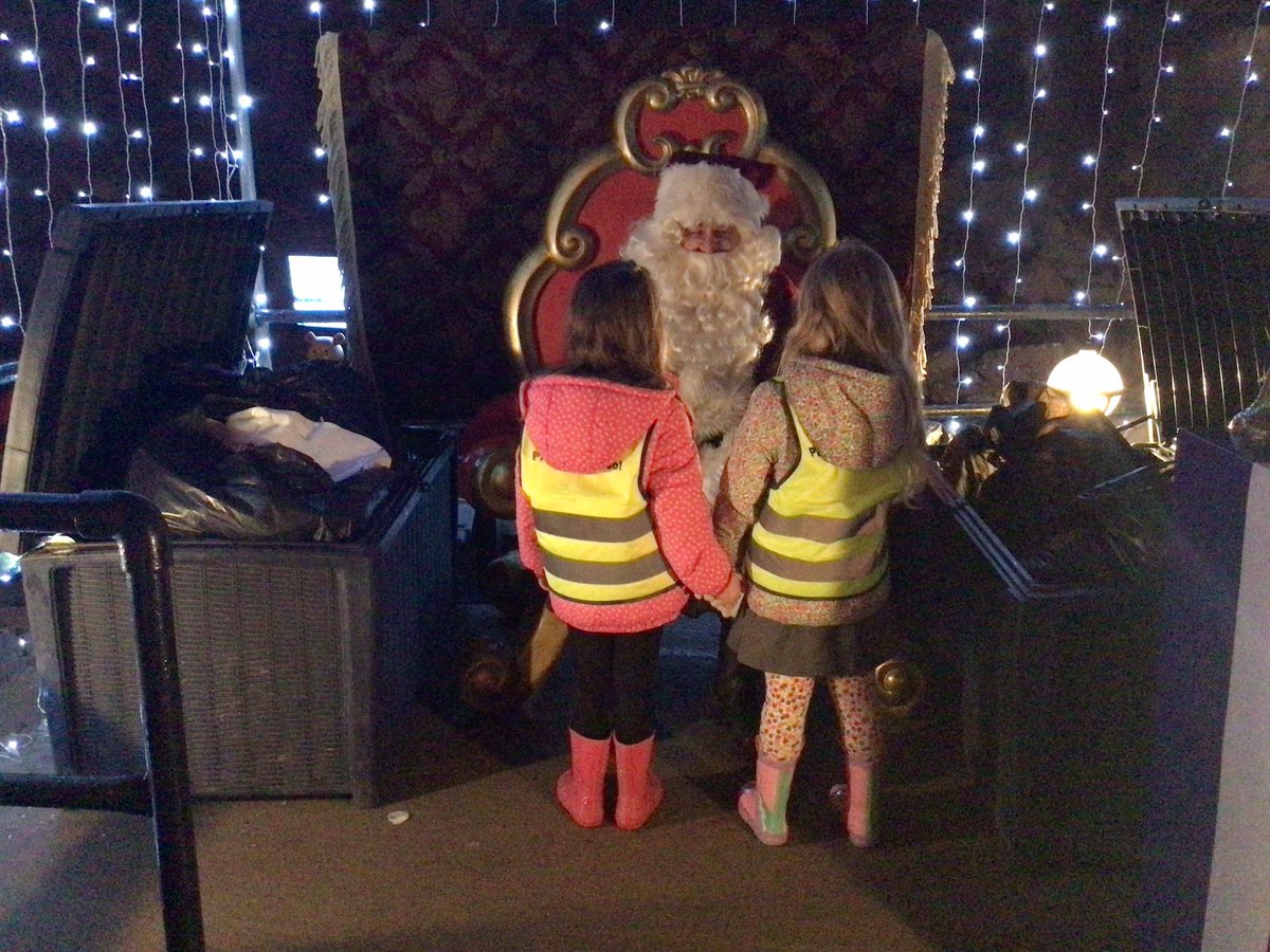 Penclawdd's tweet photo. #Pencflam What a joyous day in Dan Yr Ogof Caves - we loved the dinosaur trail and were wowed by the caves…the children are extremely happy and we all feel so Christmassy! #Pencfun https://t.co/prsI5762jy