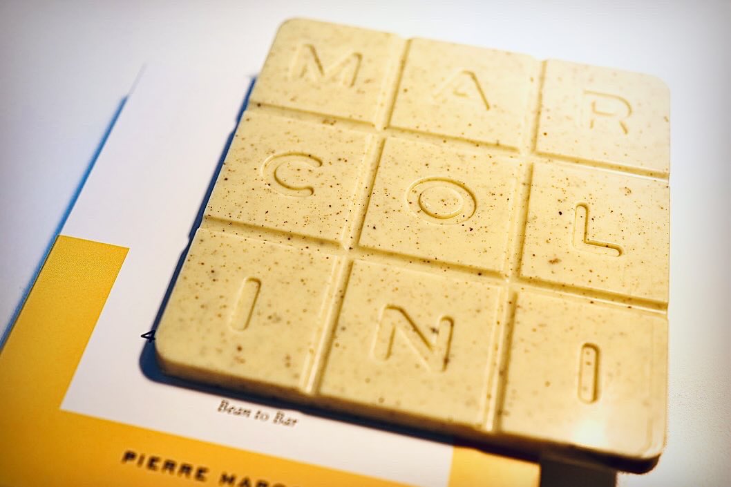 toshi_choco_oda's tweet photo. 【ブランド】
PIERRE MARCOLINI
【商品】
タブレット ショコラ ブラン
【商品価格】
¥2,106
【備考】
#PIERREMARCOLINI
#ピエールマルコリーニ
#chocolate #チョコレート
#銀座グルメ #銀座スイーツ
#whitecholate #ホワイトチョコレート
#beantobar #ビーントゥバー
#デザート #スイーツ https://t.co/lpg71NTzAh