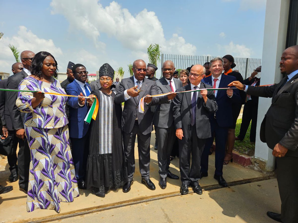 Arrivé mardi à Abidjan pour célébrer avec nos amis ivoiriens 🇨🇮10 ans de C2D. Les visites s’enchaînent avec les htes autorités de l’Etat. Occasion unique de découvrir par l’exemple tout ce qu’une coopération loyale et intelligente peut faire (justice, insertion des mineurs, etc.)