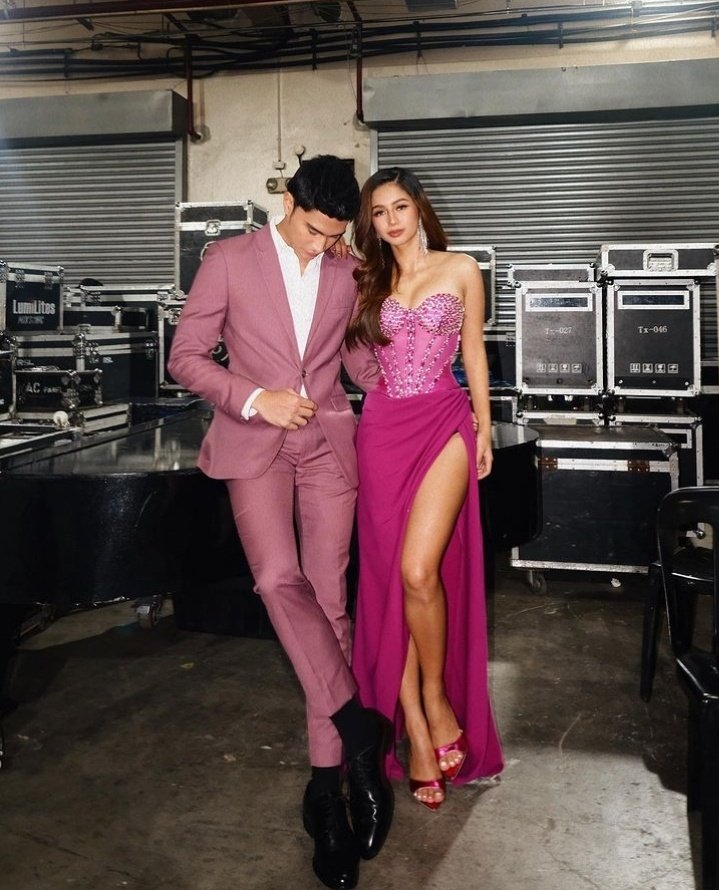 sparksxxz's tweet photo. Their chemistry is so powerful on and off screen. THEY ARE ABSOLUTELY TAKING IT!! 🔥😍

#KaoMiah 
#KaoriOinuma | #JeremiahLisbo https://t.co/OaTFpVmKg2
