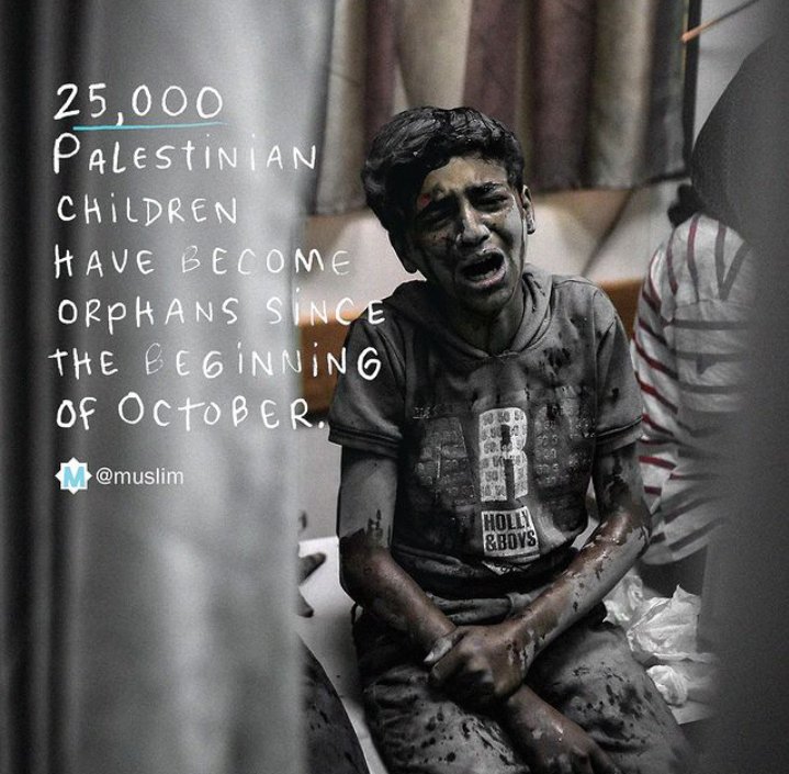 chaamdts's tweet image. How can anyone say this is normal?