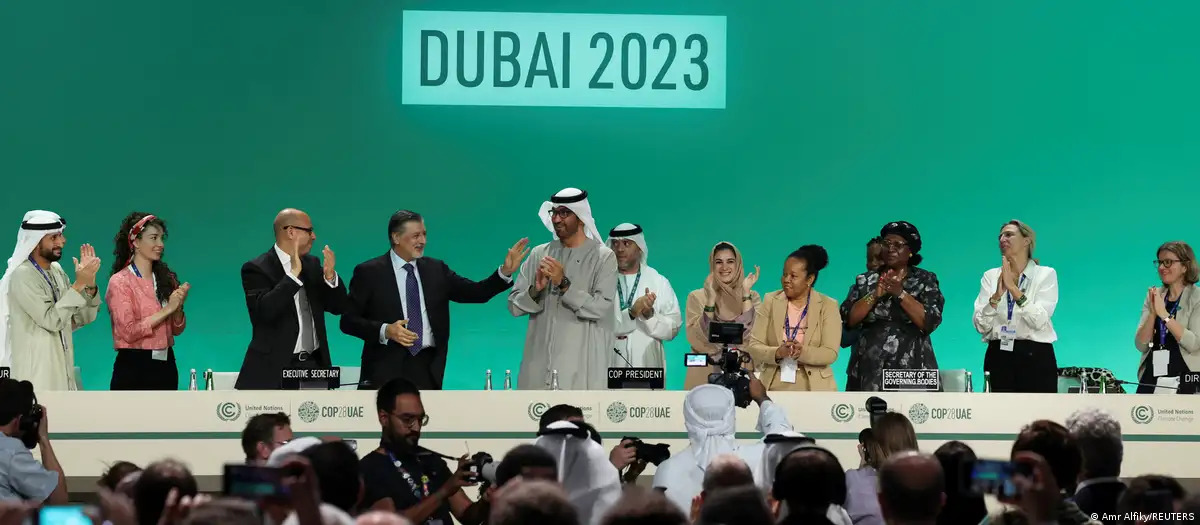 rodadecuia's tweet image. COP28 chega ao fim indicando que a era do pretróleo tem seu fim em 2050

Depois de adentrar uma madrugada a mais que o previsto, a Conferência do Clima da ONU de Dubai, COP28, foi encerrada nesta quarta-feira (13/12). 
#COMBUSTÍVEISFÓSSEIS

portal.rodadecuia.com.br/13/12/2023/not…